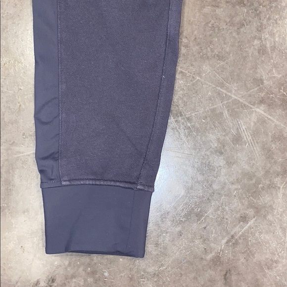 Lululemon women’s joggers! - Picture 6 of 7